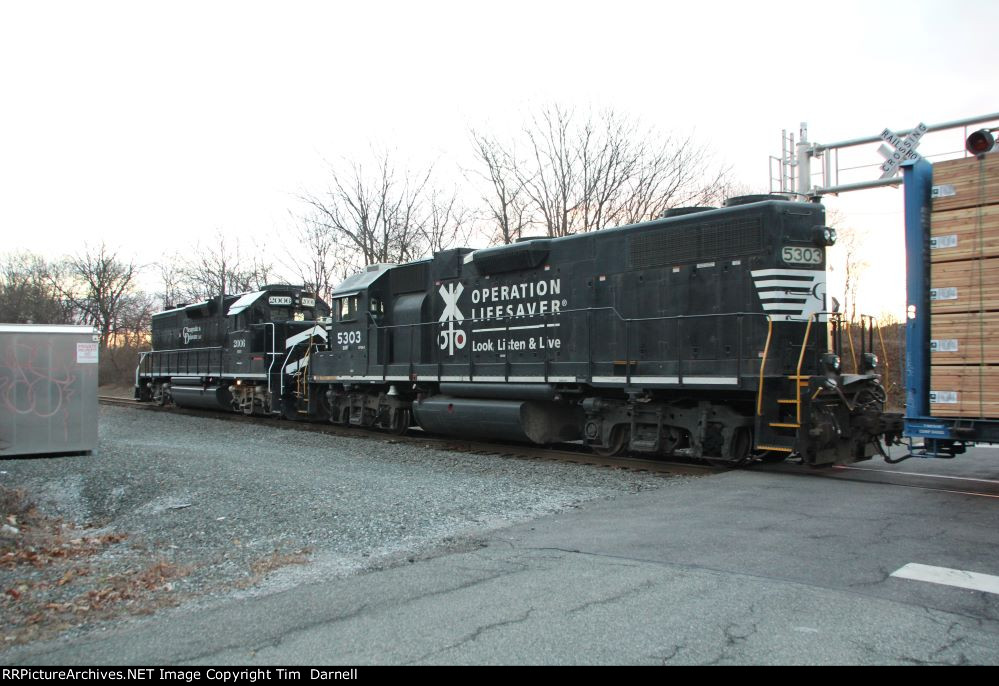 DRRV 5303, 2006 leaving the yard